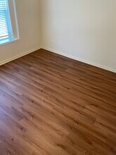 8031 Barnes Ridge Ln in Houston, TX - Foto de edificio - Building Photo