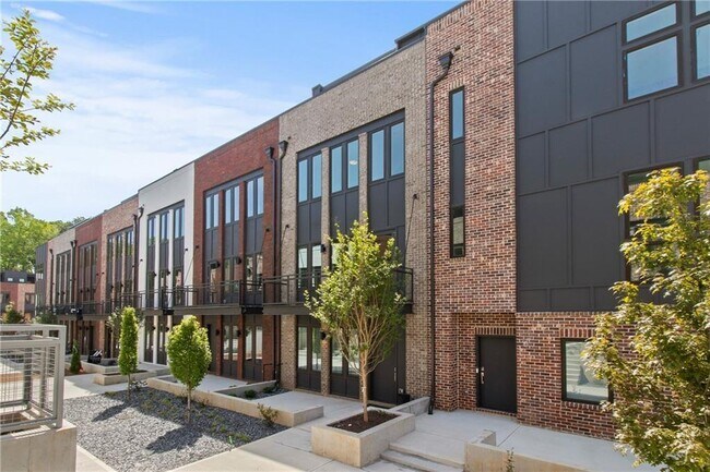 1292 Chelsea Cir NW in Atlanta, GA - Building Photo - Building Photo