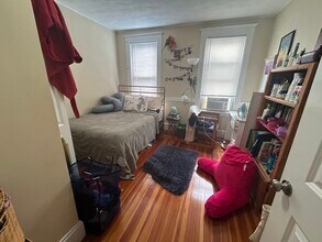 17 Usher Rd in Medford, MA - Building Photo - Building Photo