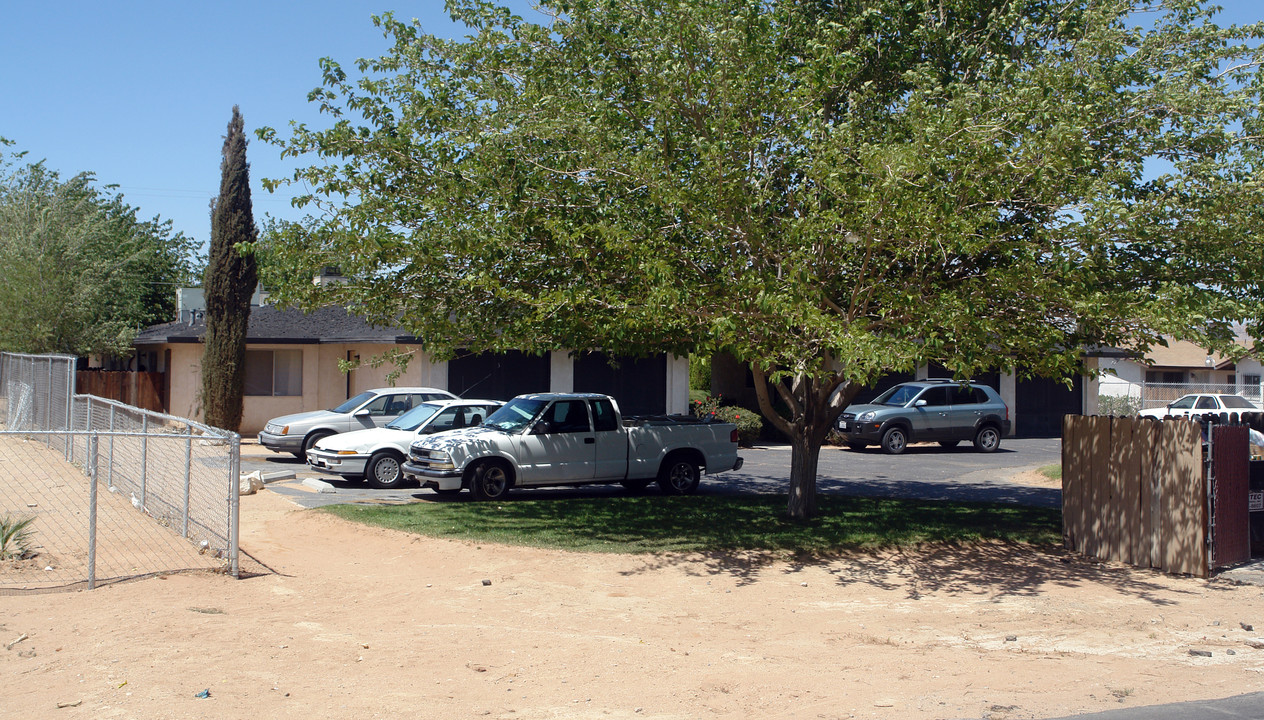 20466 Rimrock Rd in Apple Valley, CA - Building Photo