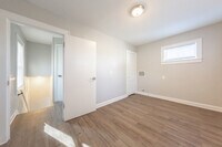 1121 Metropolitan Ave photo'