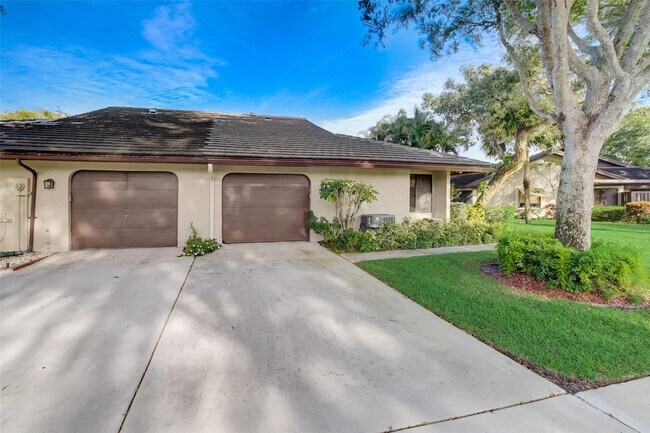 5051 Pine Dr in Boynton Beach, FL - Building Photo - Building Photo