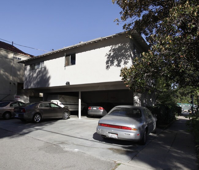 11302 Moorpark St in North Hollywood, CA - Foto de edificio - Building Photo