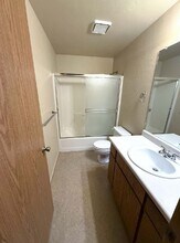 1845 N Keene Way Dr in Medford, OR - Building Photo - Building Photo