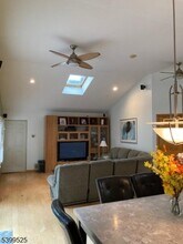 598 Saddle River Rd, Unit 1 in Saddle Brook, NJ - Foto de edificio - Building Photo