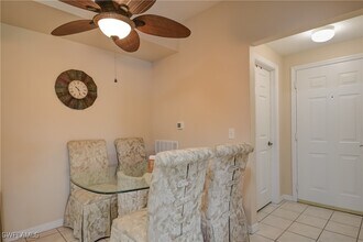 15605 Ocean Walk Circle in Ft. Myers, FL - Foto de edificio - Building Photo