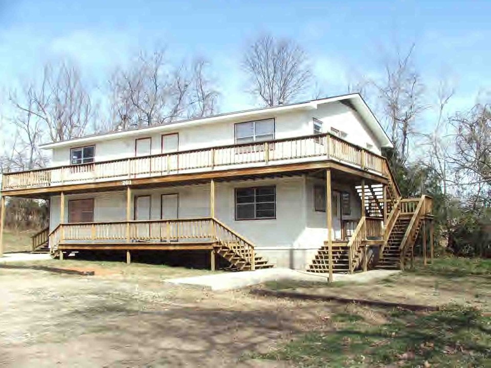 Salmon Ln in Harrison, AR - Building Photo