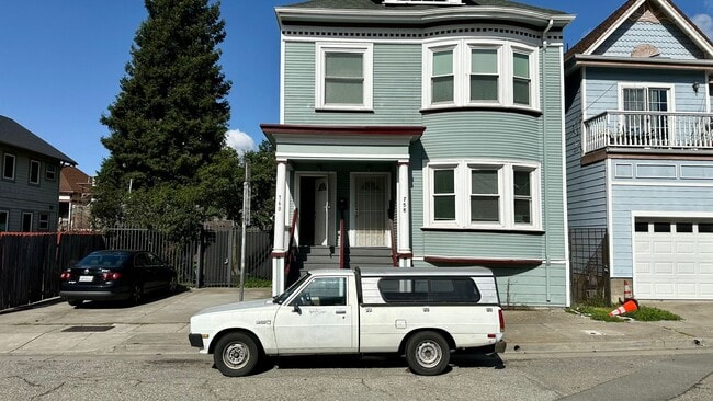 760 18th St in Oakland, CA - Building Photo - Building Photo