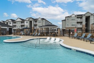 West Park and The Vue in Fayetteville, NC - Building Photo - Building Photo