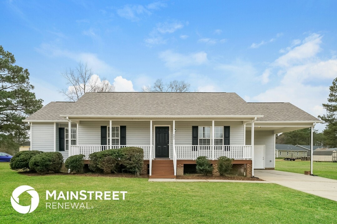 403 Jones Ave in Selma, NC - Building Photo