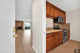 1965 Ascot Dr, Unit 11 in Moraga, CA - Building Photo