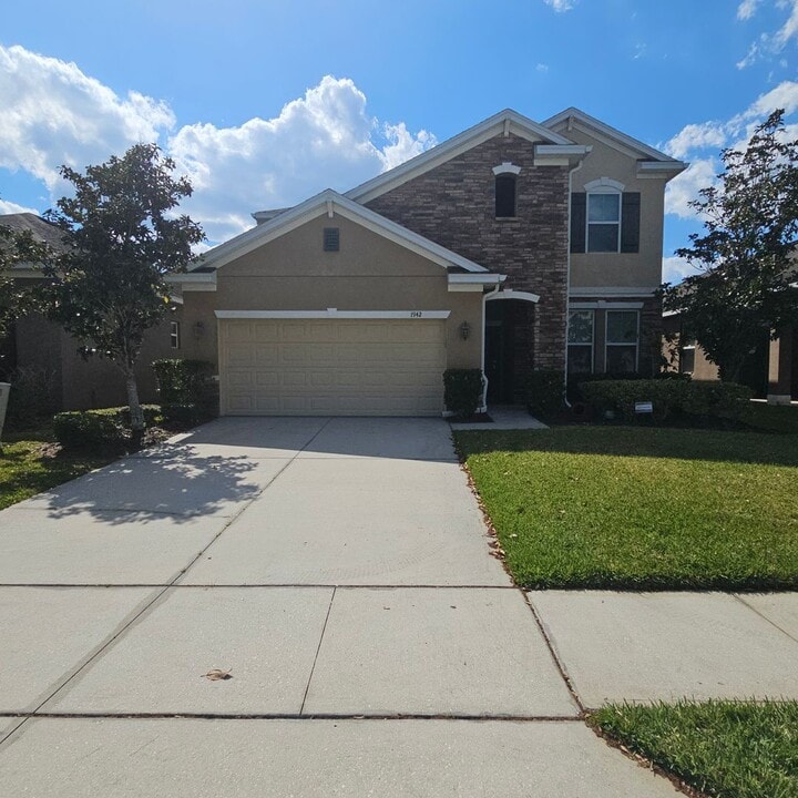 1942 Commander Way in Kissimmee, FL - Building Photo