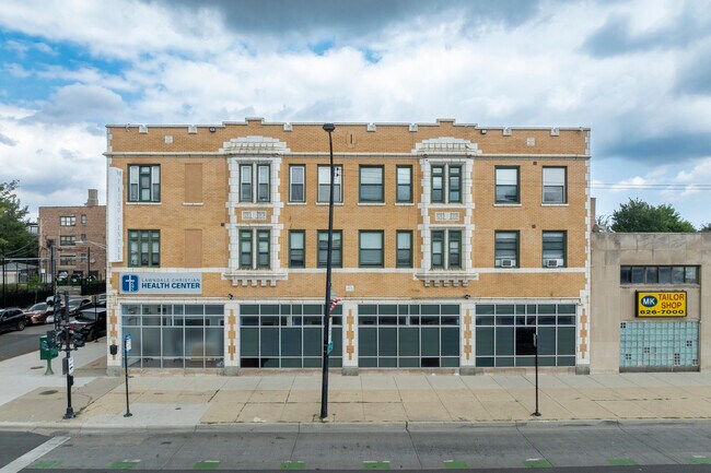 4952 W Madison St in Chicago, IL - Building Photo - Building Photo