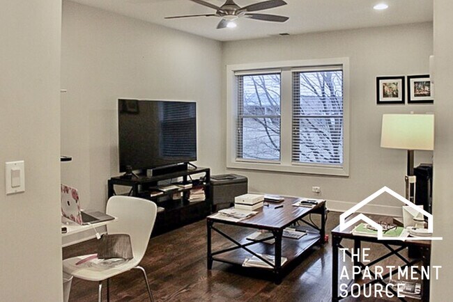 3921 N Janssen Ave in Chicago, IL - Building Photo - Building Photo