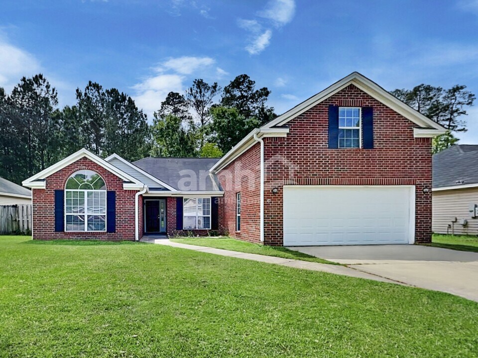 15 Carlisle Ln in Savannah, GA - Building Photo