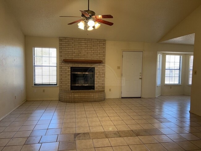 2001 Meadowbrook Dr in Killeen, TX - Building Photo - Building Photo