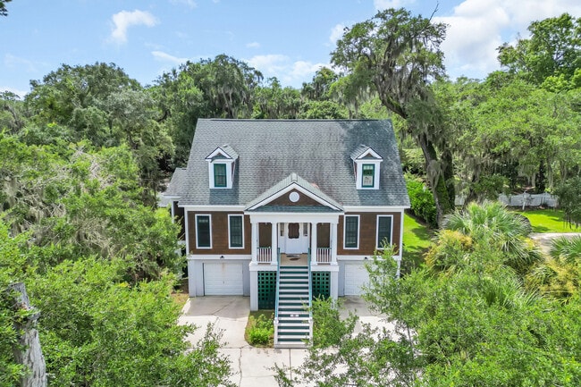 property at 62 Logan Ct