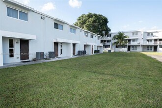 1968 NW 4th Ct in Miami, FL - Building Photo - Building Photo
