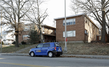 Cody Apartments in Kansas City, KS - Building Photo - Building Photo