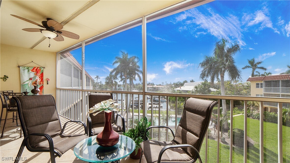 1666 Osprey Ave in Naples, FL - Building Photo