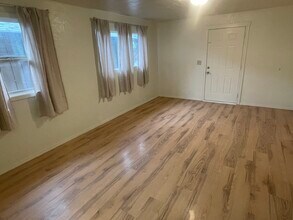 385 Davis St in Rio Dell, CA - Building Photo - Building Photo