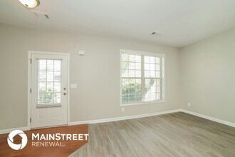 7388 Toccoa Cir in Union City, GA - Foto de edificio - Building Photo