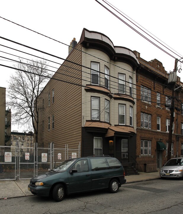 57 Hopkins Ave in Jersey City, NJ - Foto de edificio