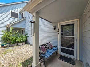 8330 Fathom Cir in Austin, TX - Building Photo - Building Photo