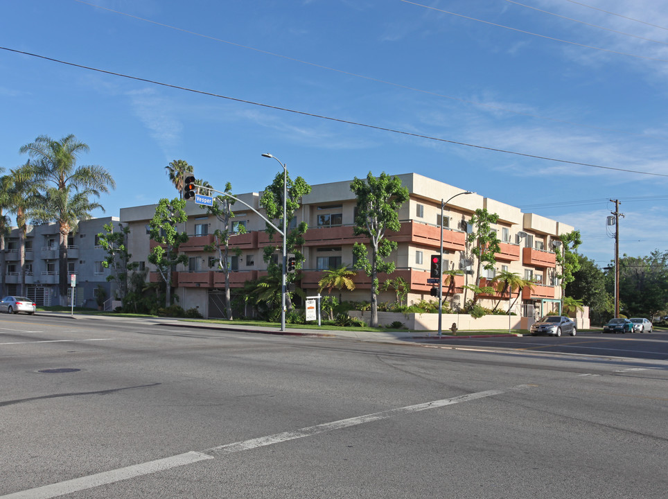 14601 Burbank Blvd in Van Nuys, CA - Building Photo