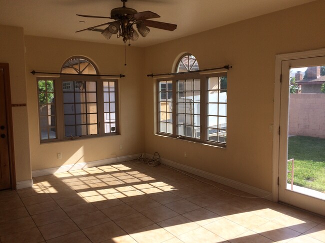 652 S Hollenbeck Ave, Unit Back House in Covina, CA - Building Photo - Building Photo