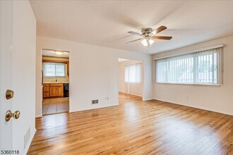 18 Van Buren Ave in Metuchen, NJ - Building Photo - Building Photo