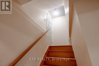 196 Old Colony Rd in Ottawa, ON - Building Photo - Building Photo