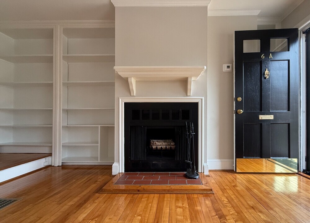 212 N Laurel Ave in Charlotte, NC - Building Photo