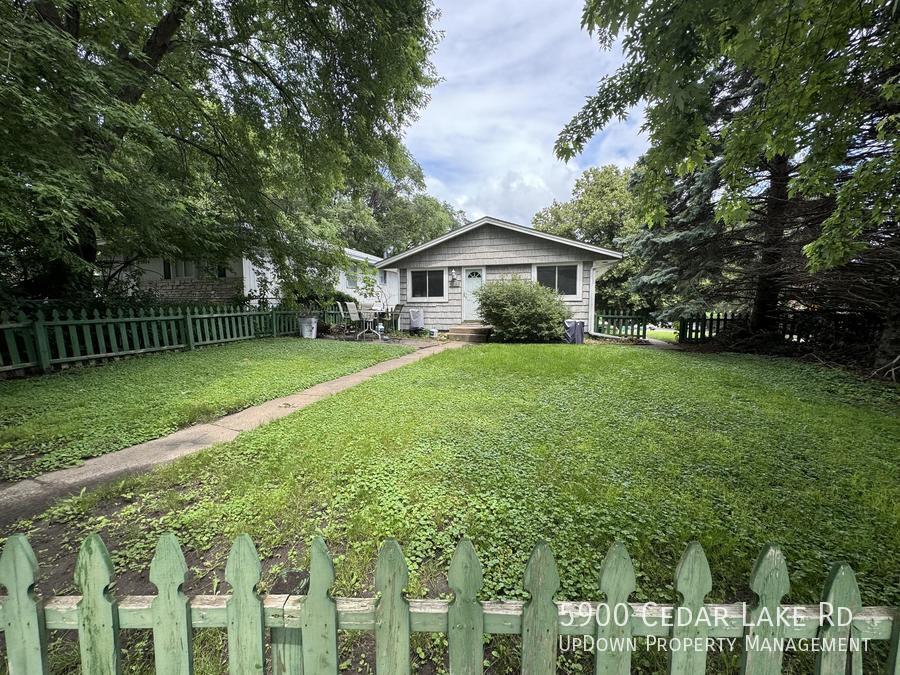 5900 Cedar Lk Rd S in Minneapolis, MN - Building Photo