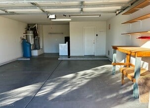 2405 Rockford St in Las Vegas, NV - Building Photo - Building Photo