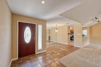 2223 Kinbrook Dr in Houston, TX - Building Photo - Building Photo
