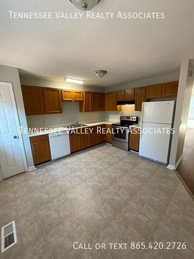 900 Kirk Ave in Lenoir City, TN - Building Photo - Building Photo