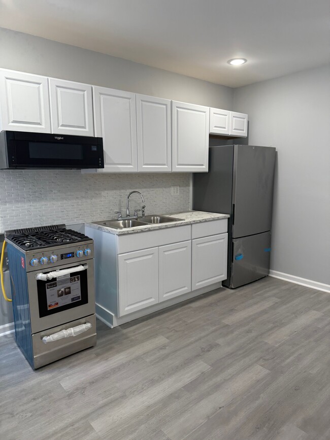 2204 S 15th St, Unit 2 in Philadelphia, PA - Building Photo - Building Photo
