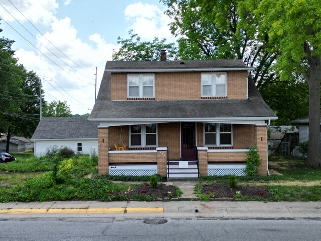 726 E 5th St, Unit Main