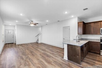 7509 Astro Fld in San Antonio, TX - Building Photo - Building Photo