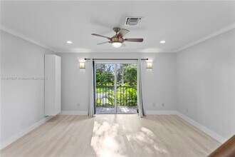 8600 SW 67th Ave in Miami, FL - Building Photo - Building Photo