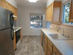 1449 Portola Rd in Woodside, CA - Building Photo - Building Photo