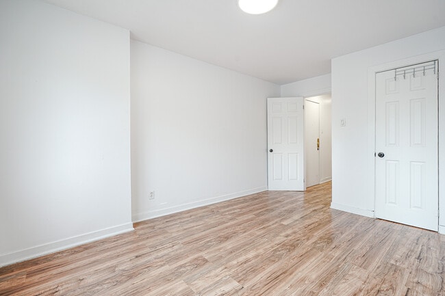 8810 R. Sherbrooke E in Montréal, QC - Building Photo - Building Photo