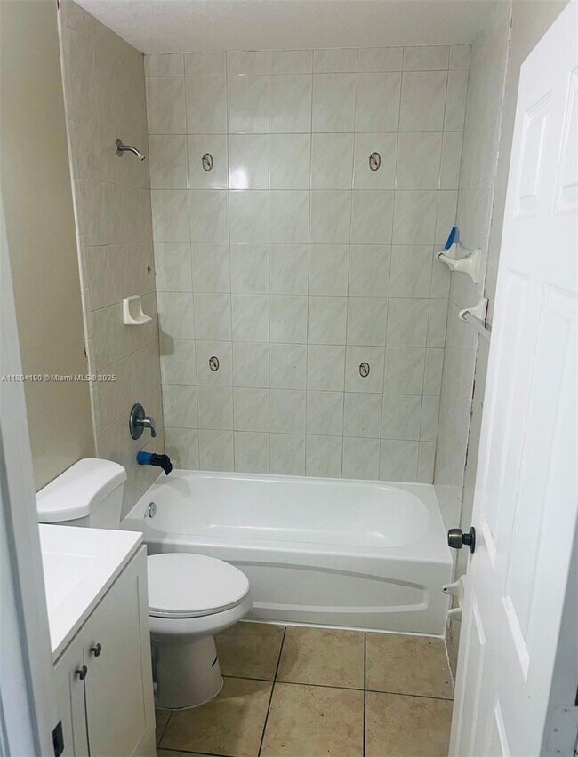 12080 SW 268th St in Homestead, FL - Building Photo - Building Photo