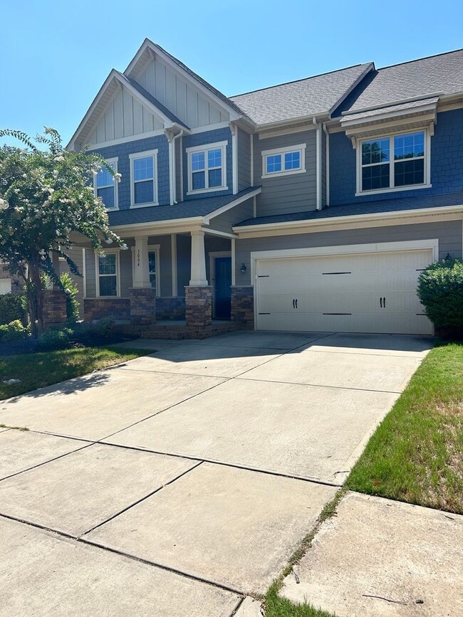 property at 3004 Oakmere Rd