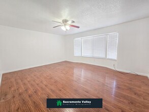 8440 Sierra Sunset Dr in Sacramento, CA - Building Photo - Building Photo