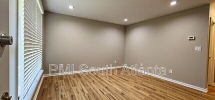 834 Ridge Ave in Stone Mountain, GA - Building Photo - Building Photo