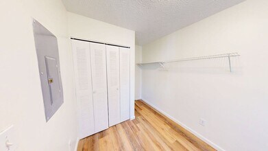 4652 Shalers Dr in Columbus, OH - Building Photo - Building Photo