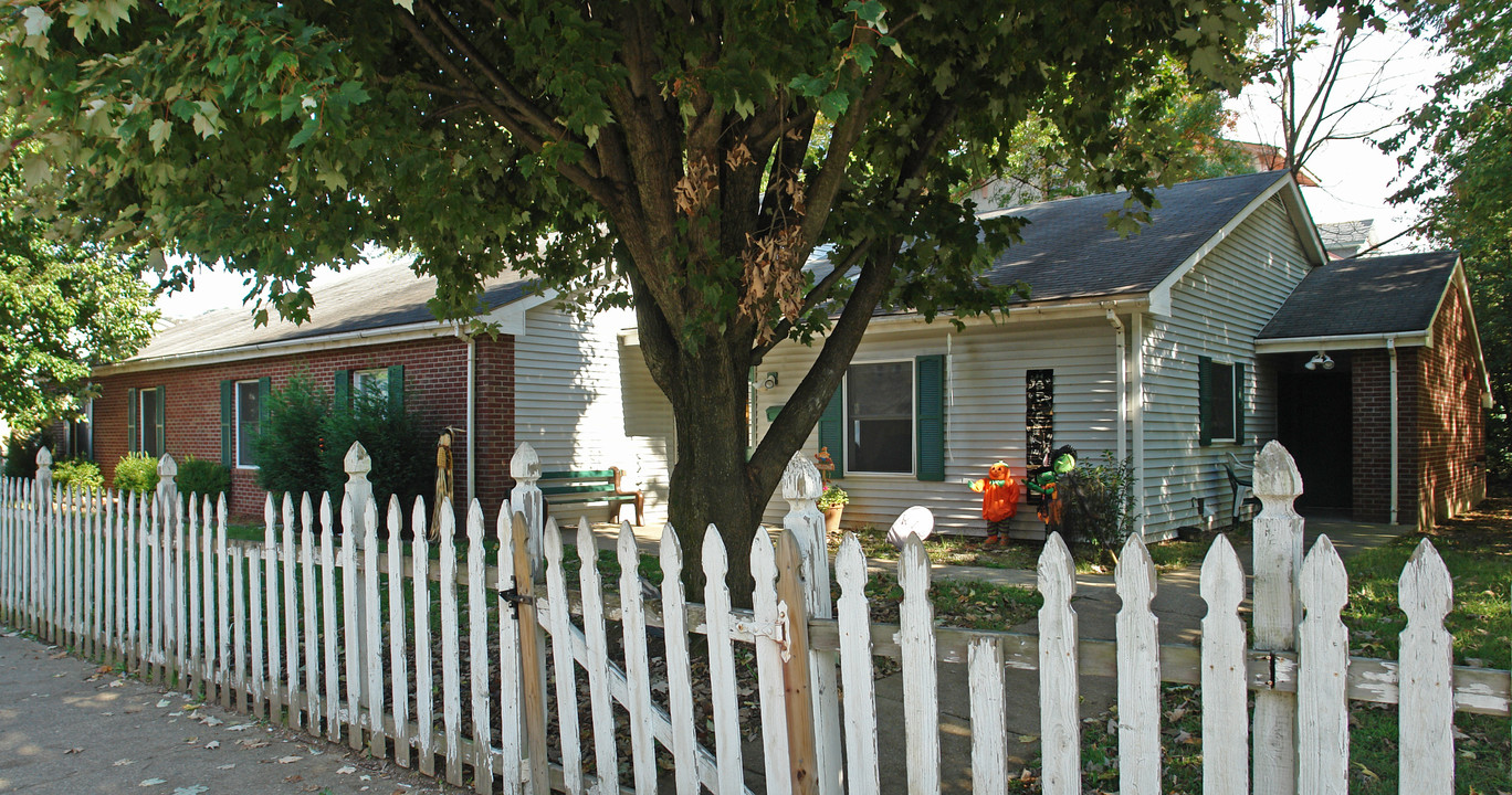 1500 Lee St in Charleston, WV - Building Photo