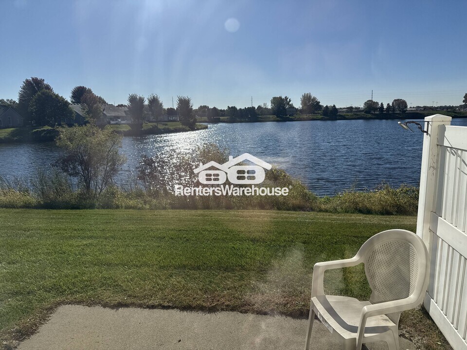 1872 111th Ave NE in Blaine, MN - Building Photo